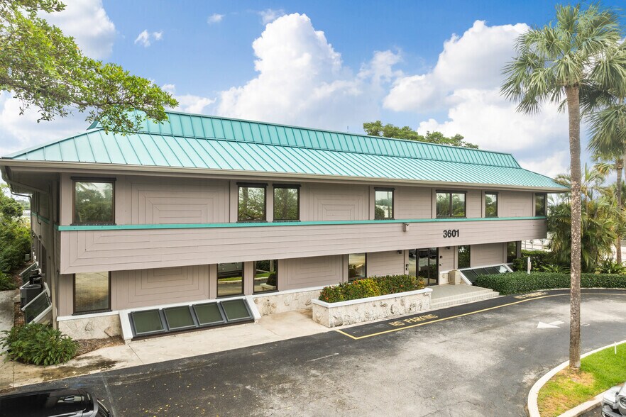 More Photos Of 3601 SE Ocean Blvd, Stuart Office For Lease