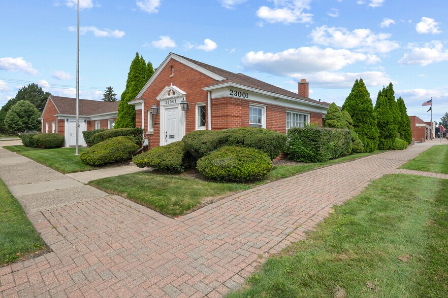 Primary Photo Of 23001-23003 Greater Mack Ave, Saint Clair Shores Medical For Lease