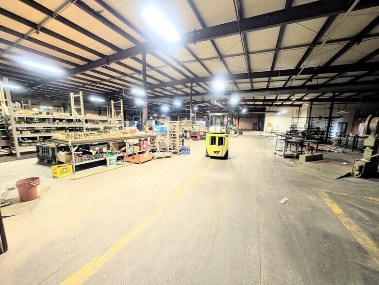 More Photos Of 1469 US Highway 59, Moran Manufacturing For Sale