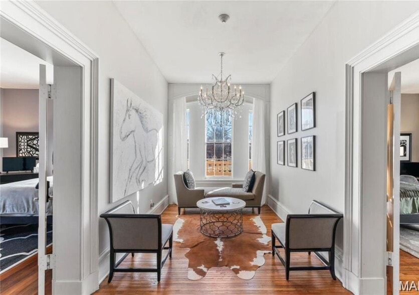 More Photos Of 876 W State St, Jacksonville Hospitality For Sale