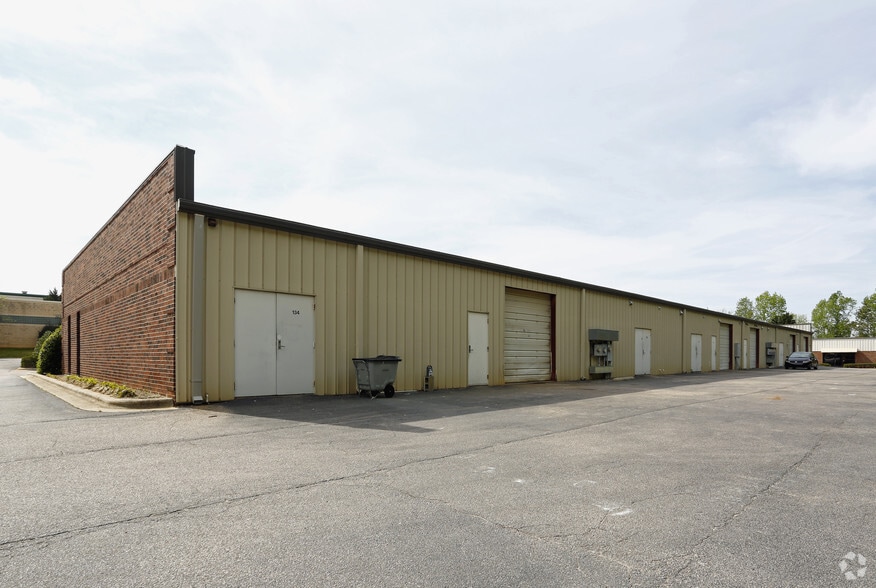 More Photos Of 134-150 Donmoor Ct, Garner Research And Development For Lease