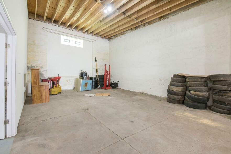 More Photos Of 4233-37 Park, Philadelphia Light Distribution For Sale