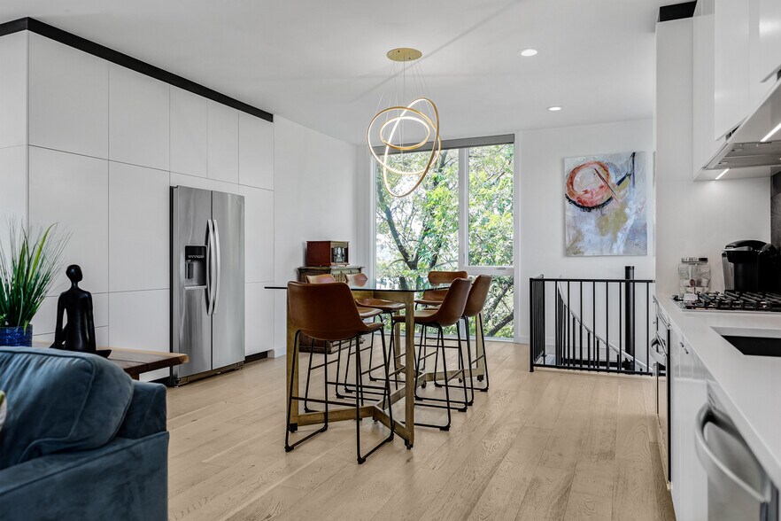 More Photos Of 2208 Lake Austin Blvd, Austin Office Residential For Sale