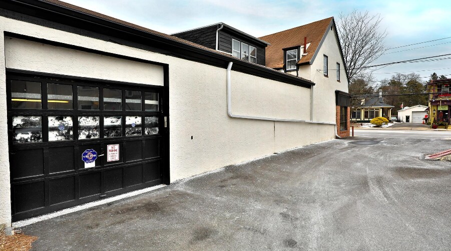 More Photos Of 1511 Bethlehem Pike, Flourtown Storefront Retail Residential For Sale