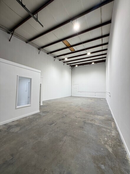 More Photos Of 1600-1650 NW 34th Ter, Lauderhill Warehouse For Lease