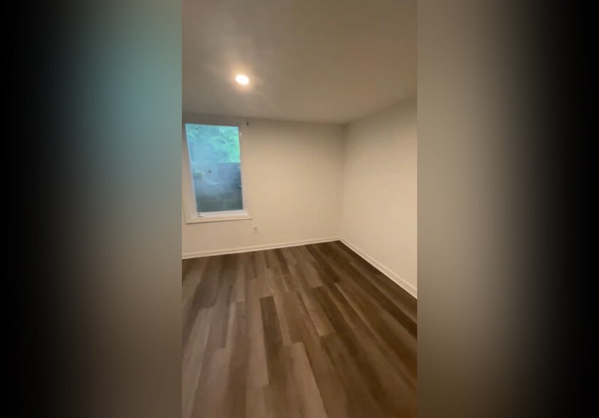 More Photos Of 5730 Biscayne dr, Alexandria Office For Sale