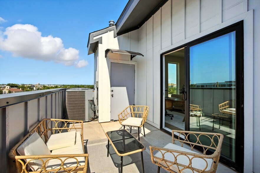 More Photos Of 312 N Lancaster Ave, Dallas Apartments For Sale