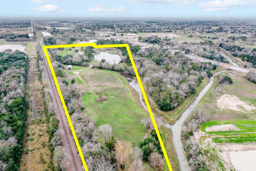 More Photos Of 850 County Road 149, Alvin Land For Sale