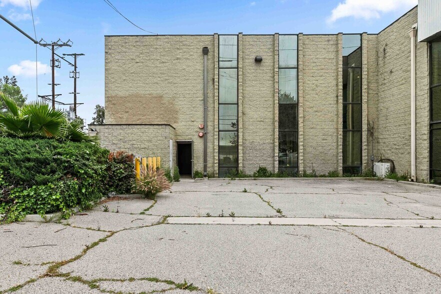 More Photos Of 9036 Winnetka Ave, Northridge Loft Creative Space For Lease