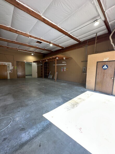 More Photos Of 7746 Lorraine Ave, Stockton Service For Sale
