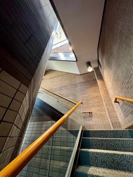 More Photos Of 2127 Espey Ct, Crofton Medical For Lease