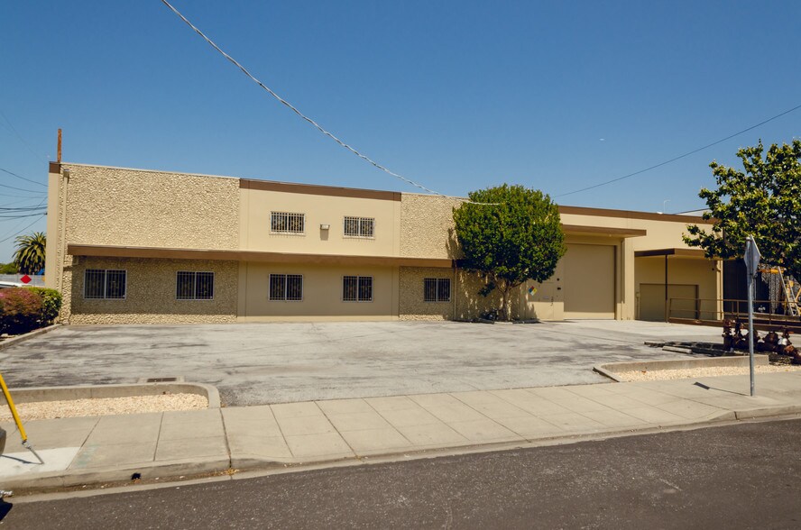More Photos Of 901 Shasta St, Redwood City Warehouse For Lease