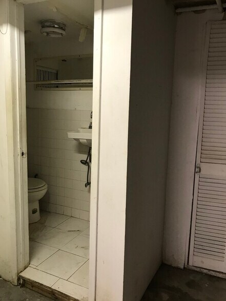 More Photos Of 5119 43rd Ave, Woodside Storefront Retail Residential For Lease
