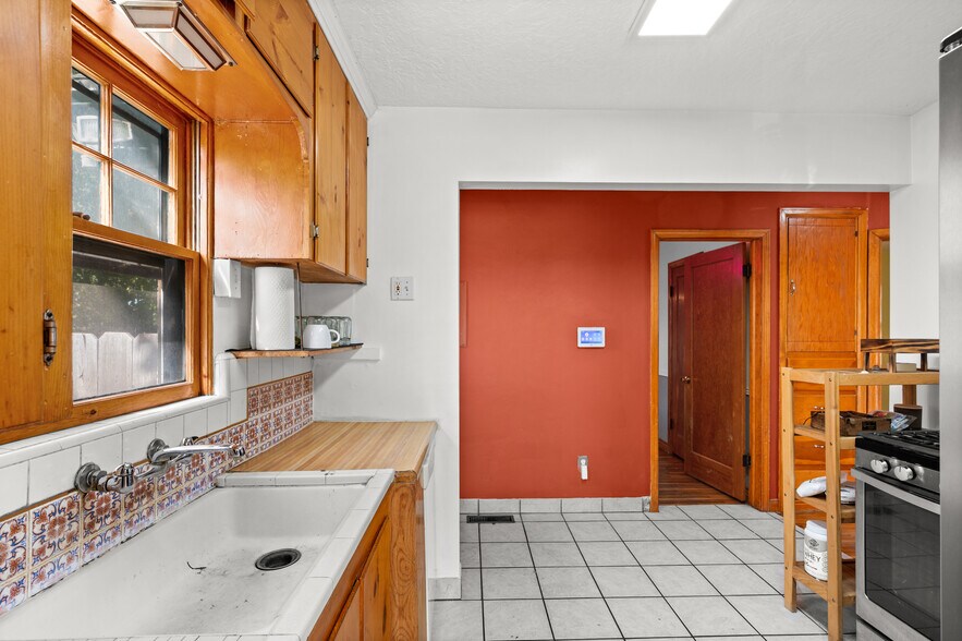More Photos Of 356 W 1700 S, Salt Lake City Specialty For Sale