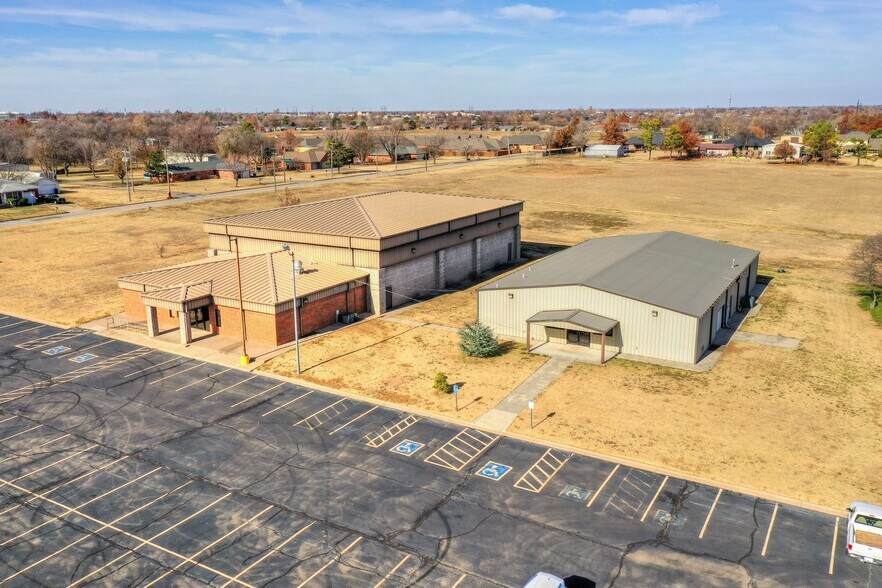 More Photos Of 1111 SW 89th St, Oklahoma City Specialty For Sale