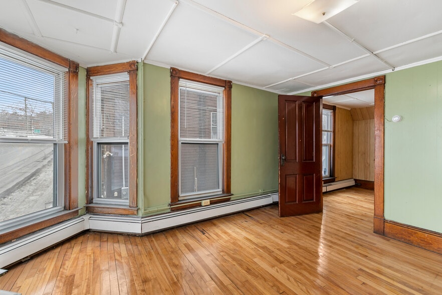 More Photos Of 4 Elm St, Lancaster Apartments For Sale