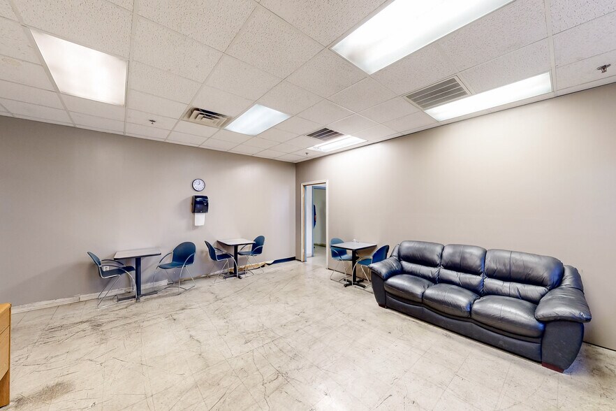 More Photos Of 1 Nablus Rd, Wakefield Distribution For Lease