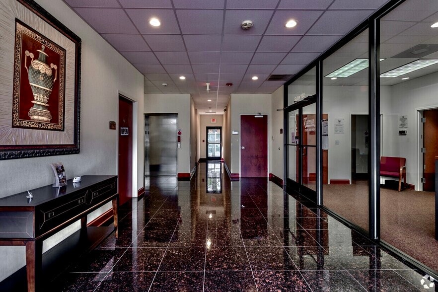 More Photos Of 11719-B Jefferson Ave, Newport News Unknown For Lease