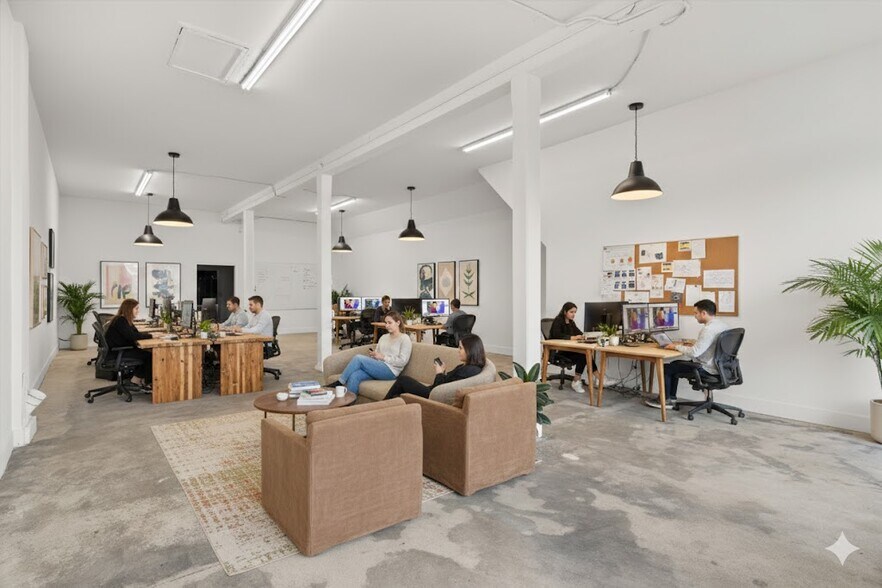 More Photos Of 4860 W Adams Blvd, Los Angeles Storefront Retail Residential For Lease