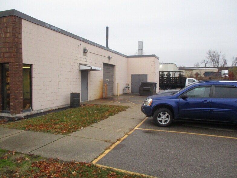 More Photos Of 3745 Dykstra Dr NW, Grand Rapids Manufacturing For Sale