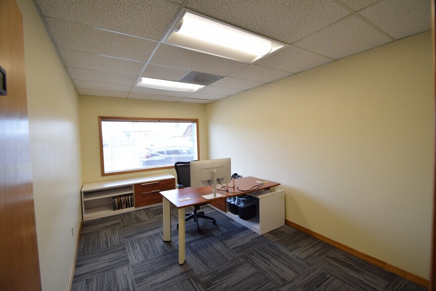 More Photos Of 888 NW Hill St, Bend Office For Lease