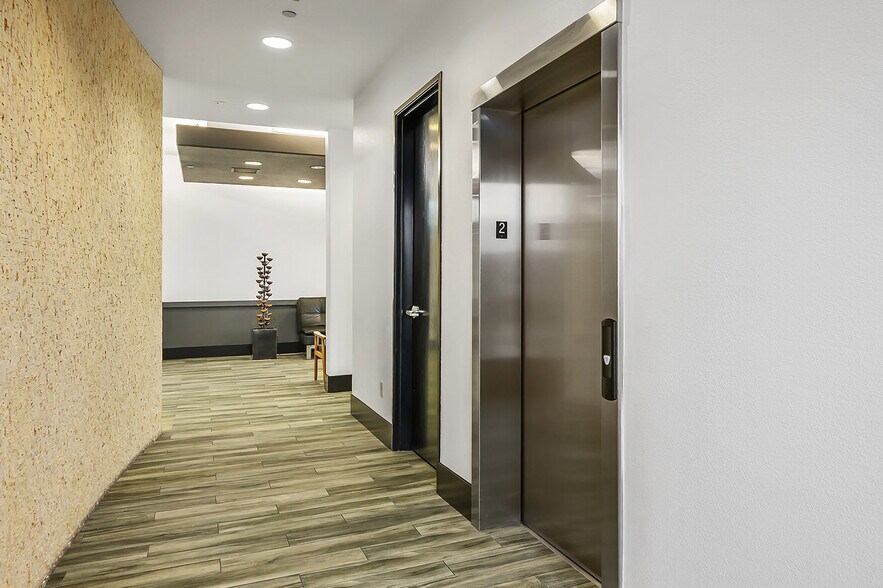 More Photos Of 2500 Anthem Village Dr, Henderson Office For Sale