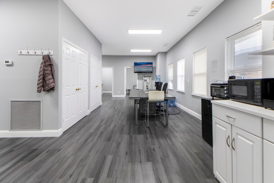 More Photos Of 4200 Evergreen Ln, Annandale Medical For Sale