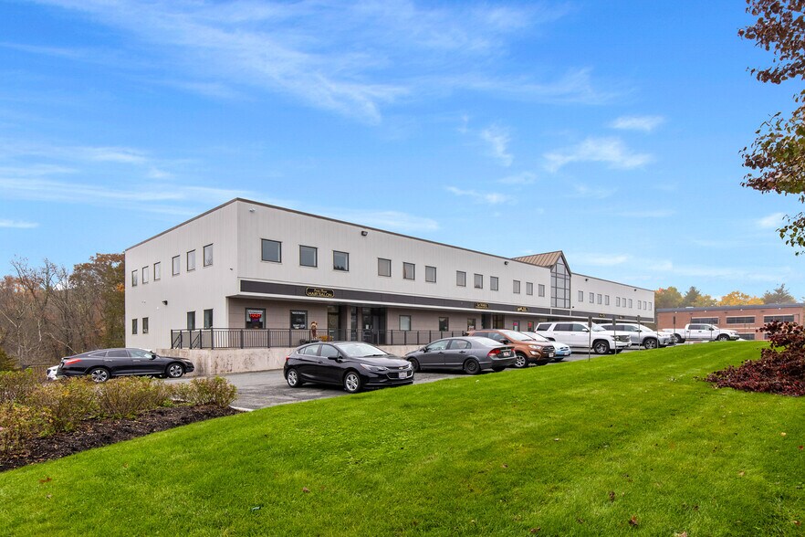 More Photos Of 319 Newburyport Tpke, Rowley Office For Sale