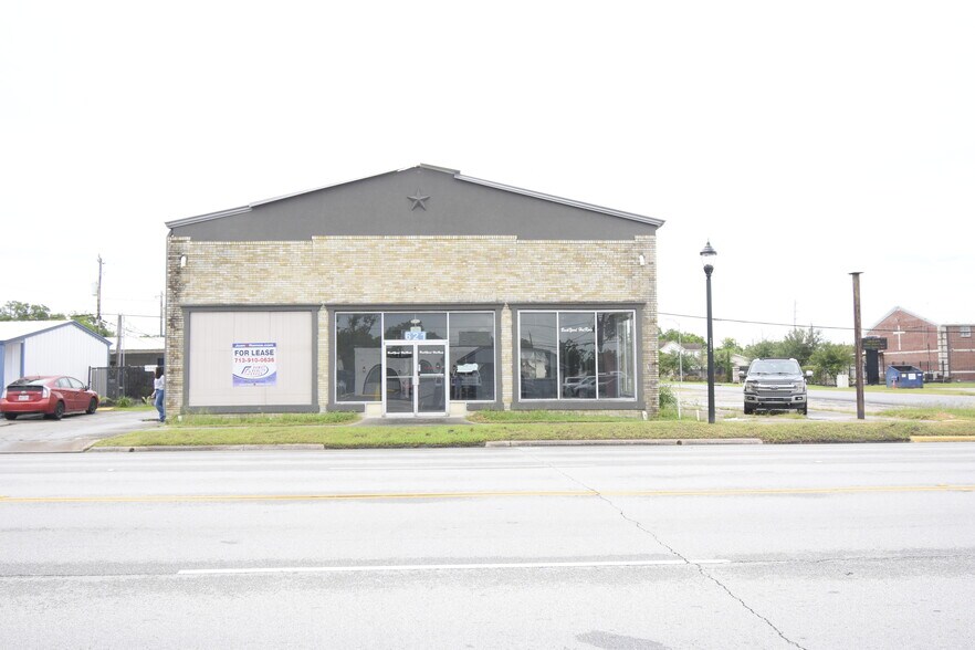 More Photos Of 621 W Main St, La Porte Warehouse For Lease