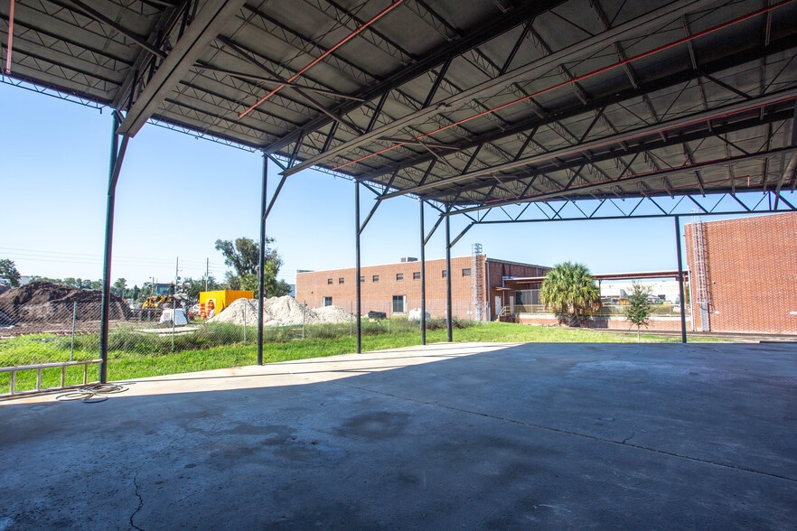 More Photos Of 1900 Diversified Way, Orlando Light Distribution For Lease