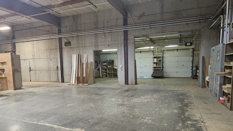 More Photos Of 2219 Talley Way, Kelso Industrial For Sale