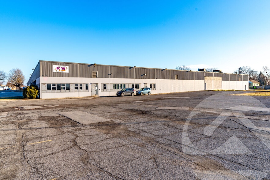 More Photos Of 2251 Dix Hwy, Lincoln Park Warehouse For Sale