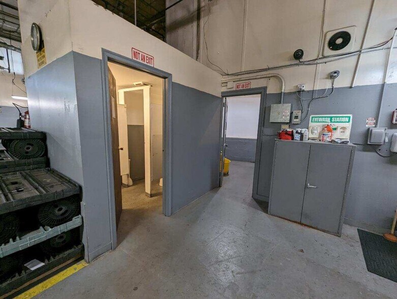 More Photos Of 1241 E Erie Ave, Philadelphia Warehouse For Lease