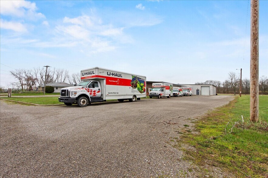 More Photos Of 6886 Wishart St, Huntsville Light Distribution For Lease