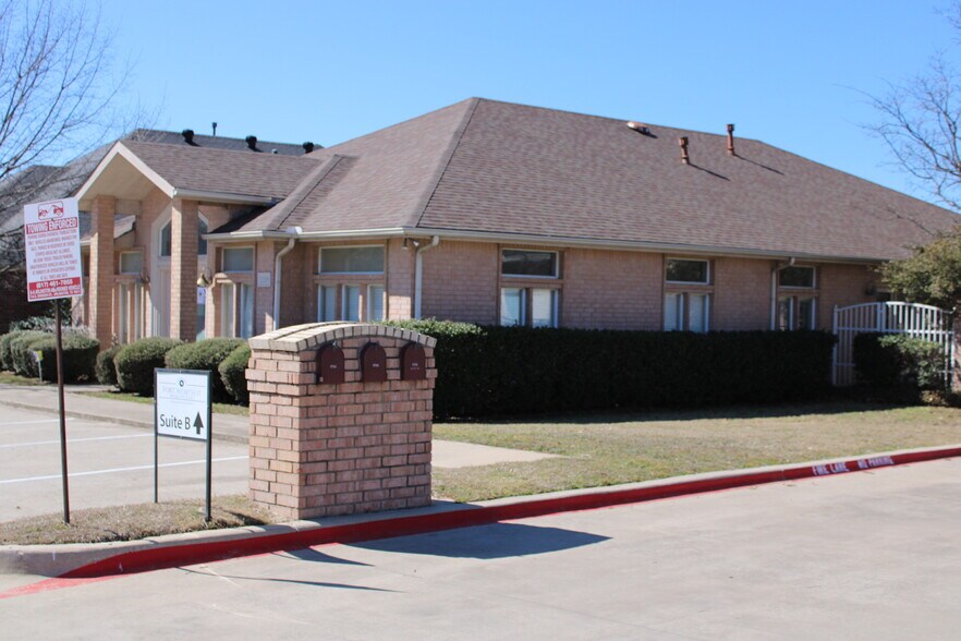 More Photos Of 1705 Forest Ridge Dr, Bedford Medical For Lease