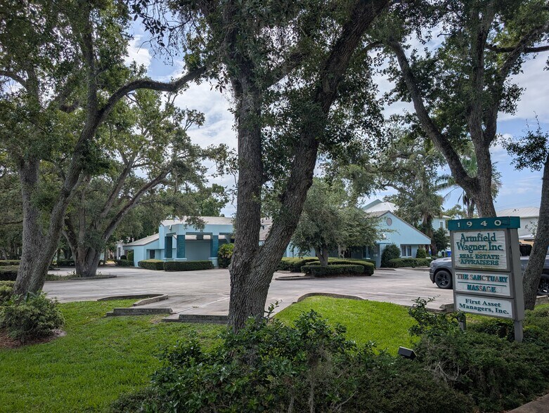 More Photos Of 1940 10th Ave, Vero Beach Office For Sale