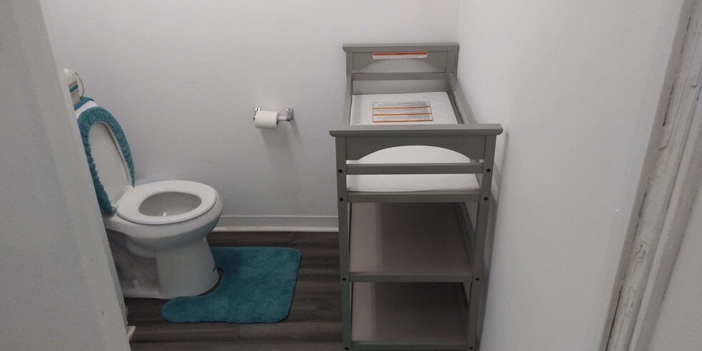 More Photos Of 60 Dickerson St, Newark Light Manufacturing For Lease