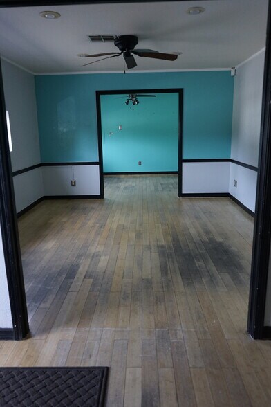 More Photos Of 3480 Barrancas Ave, Pensacola Freestanding For Sale