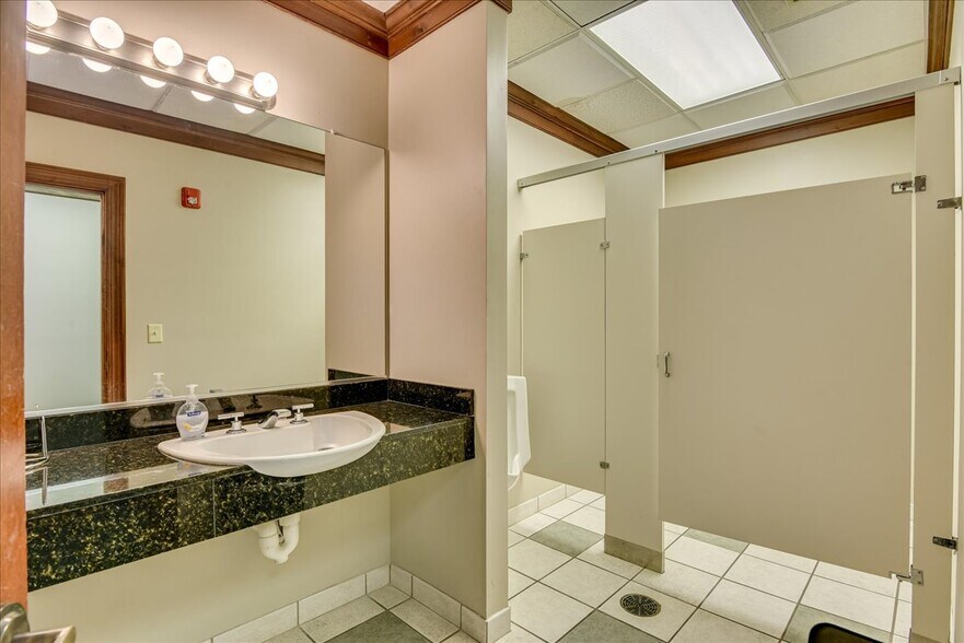 More Photos Of 624 Ellis St, Augusta Office For Sale