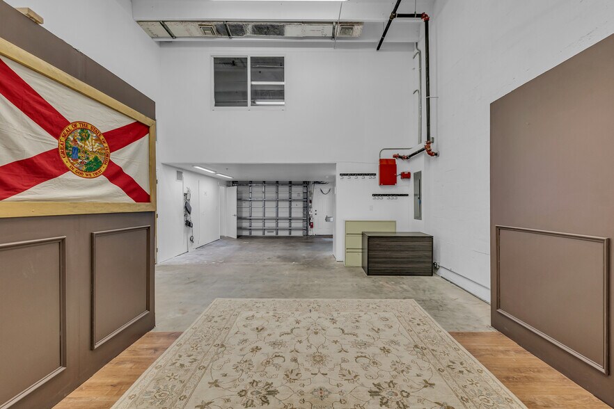 More Photos Of 1130 N Flagler Dr, Fort Lauderdale Warehouse For Lease