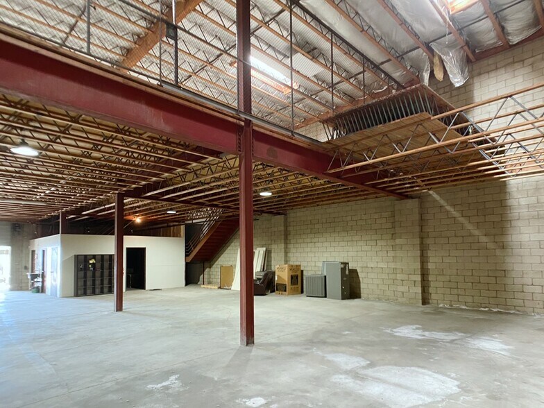 More Photos Of 9517 Gidley St, Temple City Manufacturing For Lease