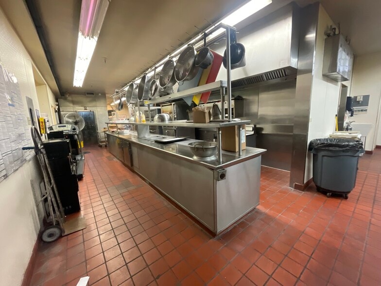 More Photos Of 111 E March Ln, Stockton Hotel For Lease