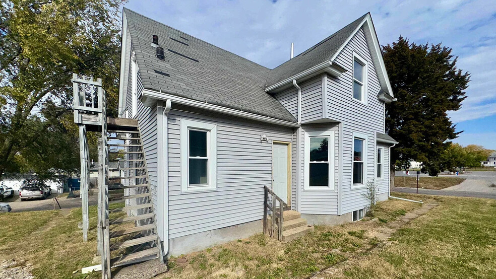 Primary Photo Of 1600 9th St, Rock Island Apartments For Sale