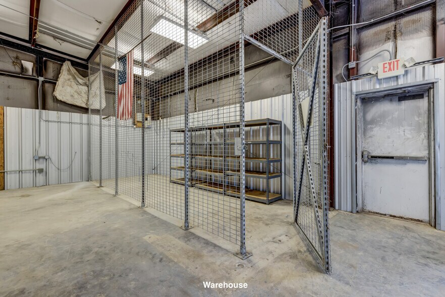 More Photos Of 6226 Fairdale Dr, San Antonio Warehouse For Sale