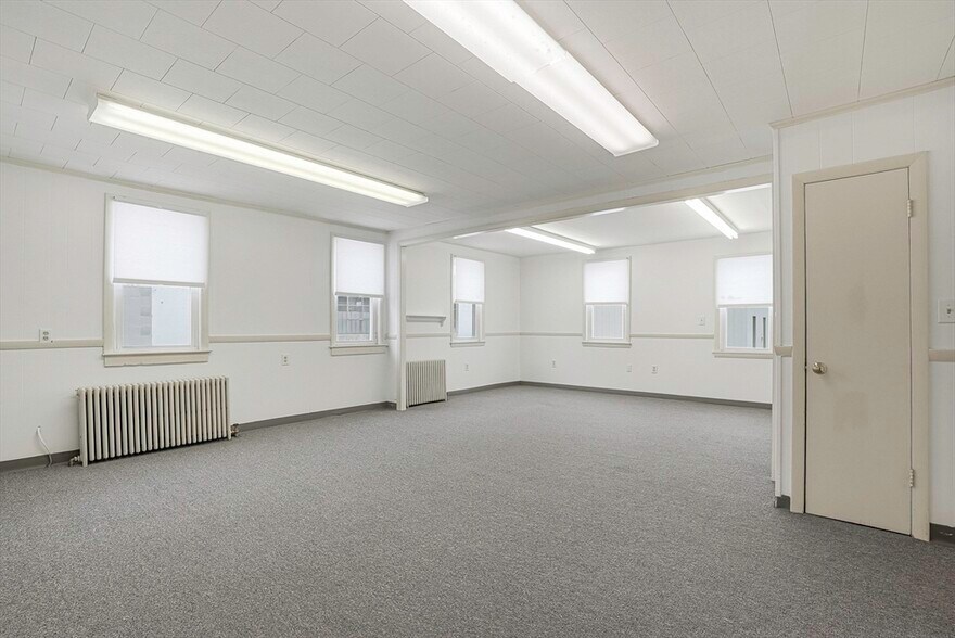 More Photos Of 10-16 South St, Westborough Office For Sale