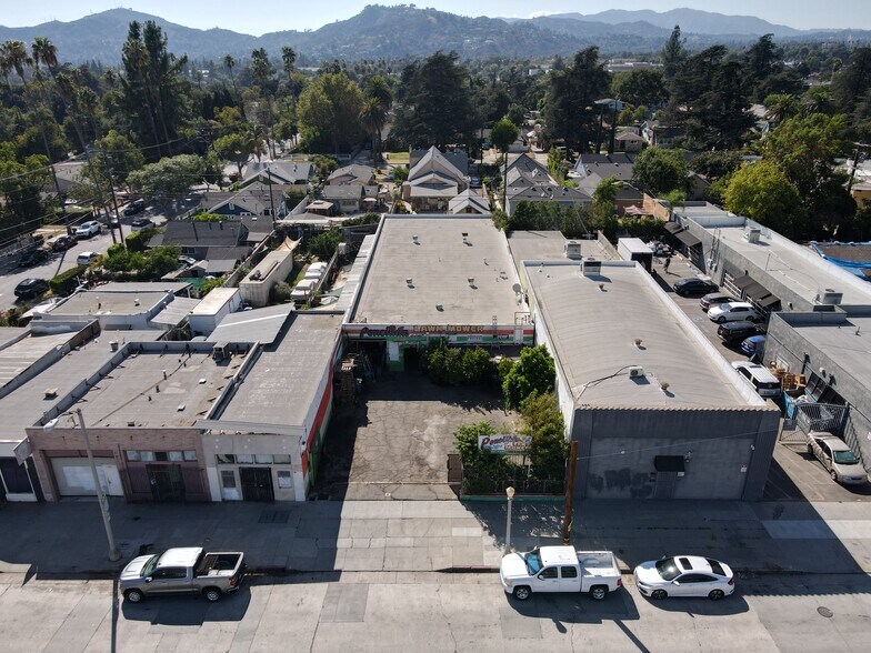 More Photos Of 2065 N Fair Oaks Blvd, Pasadena Warehouse For Sale