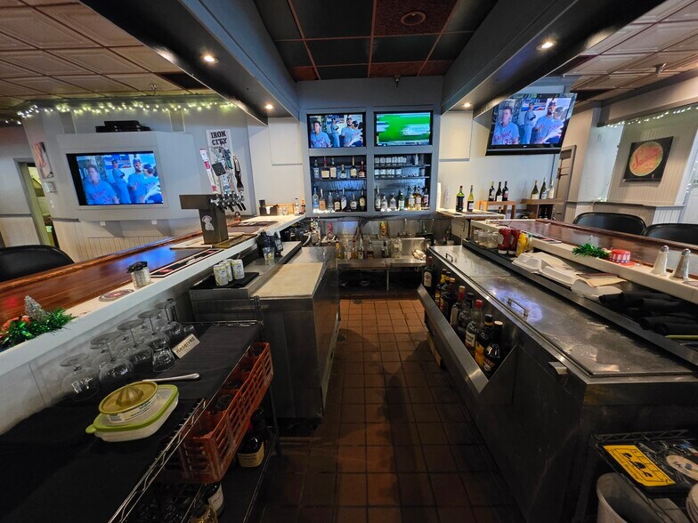 More Photos Of 9 Park Ln, Hilton Head Island Restaurant For Sale