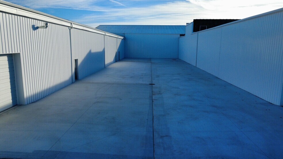 More Photos Of 804 Grant Ave, Joliet Warehouse For Lease