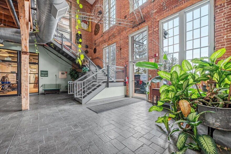 More Photos Of 241 E 4th St, Frederick Loft Creative Space For Sale