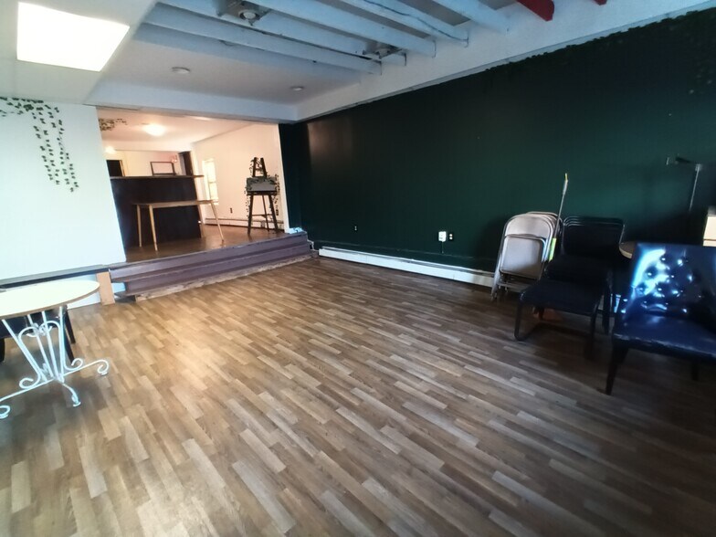 More Photos Of 2051-2055 Springfield Ave, Vauxhall General Retail For Lease